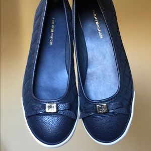 NEW Navy Tommy Hilfiger Flats